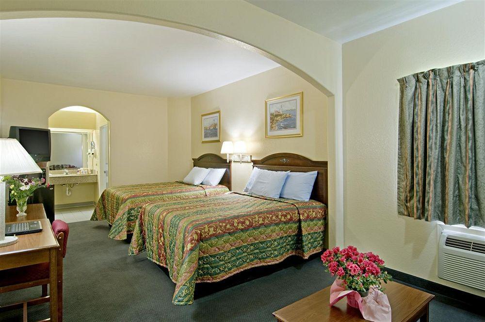 Americas Best Value Inn-Baytown Room photo