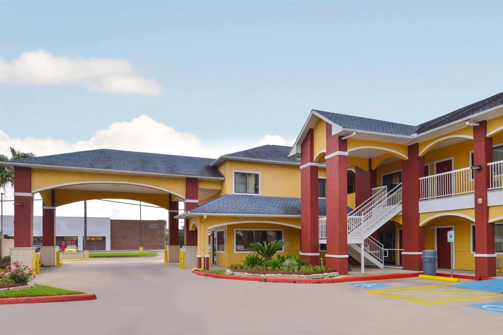 Americas Best Value Inn-Baytown Exterior photo